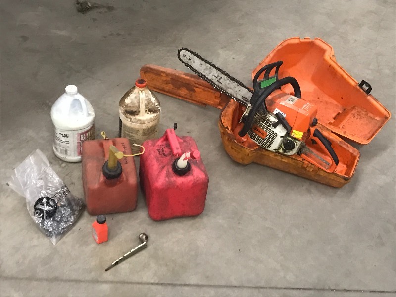 lot 64 image: Stihl 025 Chainsaw With Case--Bar O...