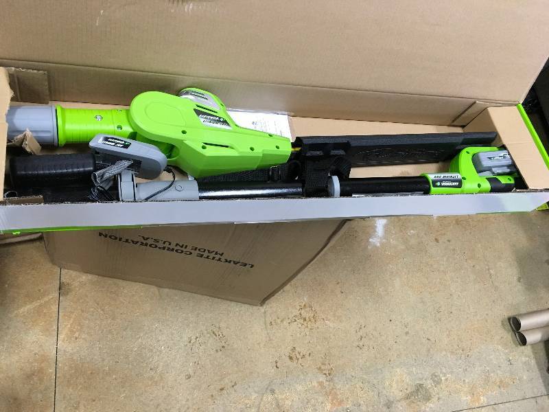 Earthwise Lithium 20 Volt 17 Pole Hedge Trimmer open box never used