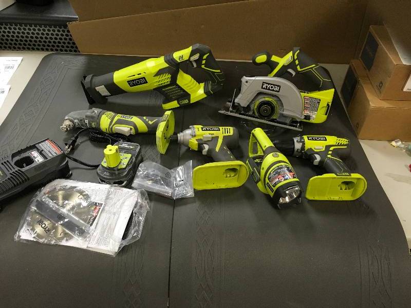 Ryobi One 18 Volt 6 Piece Combo Kit in working conditions one battery  only