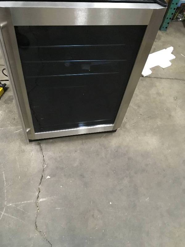 lot 2 image: Magic Chef 5.1 Cu. Ft. Stainless Steel Built-In Beverage Cooler open box never used