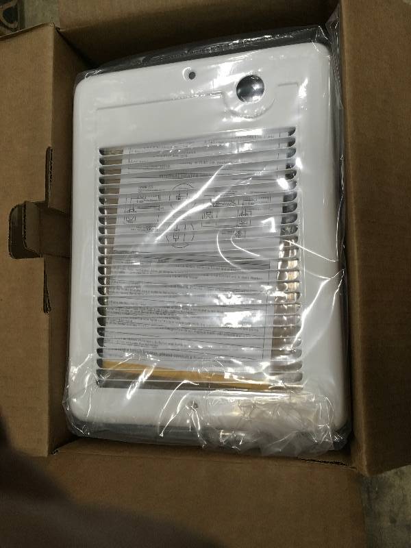 lot 15 image: Cadet Com-Pak CSC152TW Heater, 1500 Watts, 240 Volts open box never used