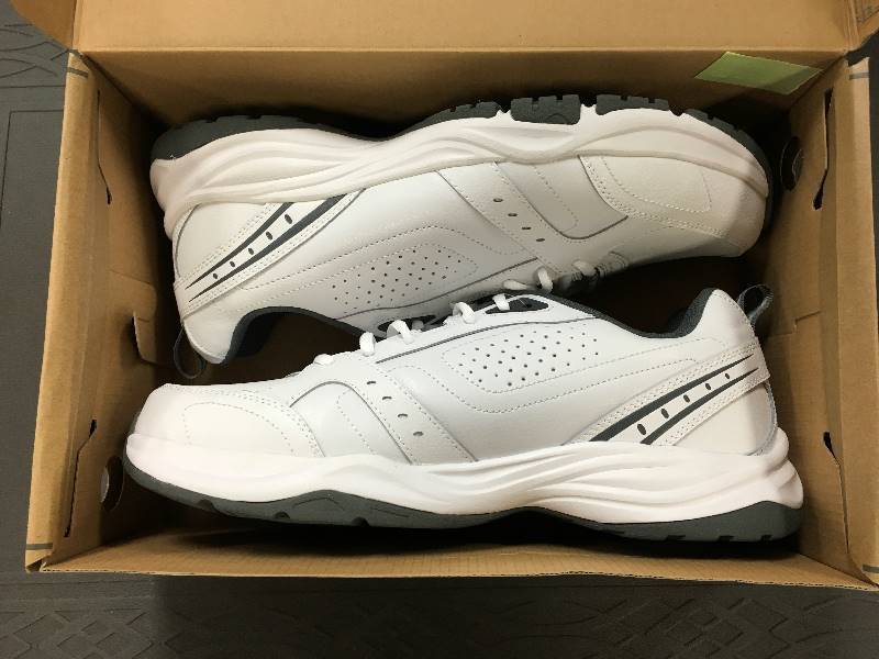 lot 50 image: Kirkland Signature Classic Leather Tennis Shoes - Size 13 New