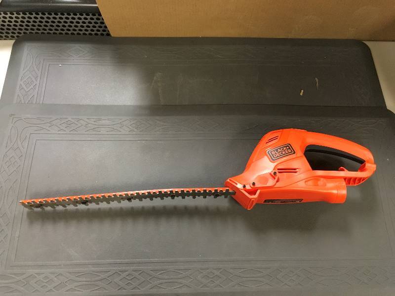 lot 53 image: Black & Decker HT18 3-12 Amp Hedge Trimmer, 18-Inch in working conditions