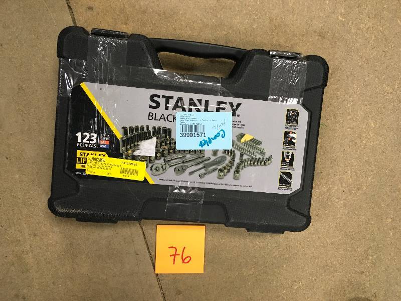 lot 76 image: Stanley Black Chrome 123 Piece Mechanics Tool Set