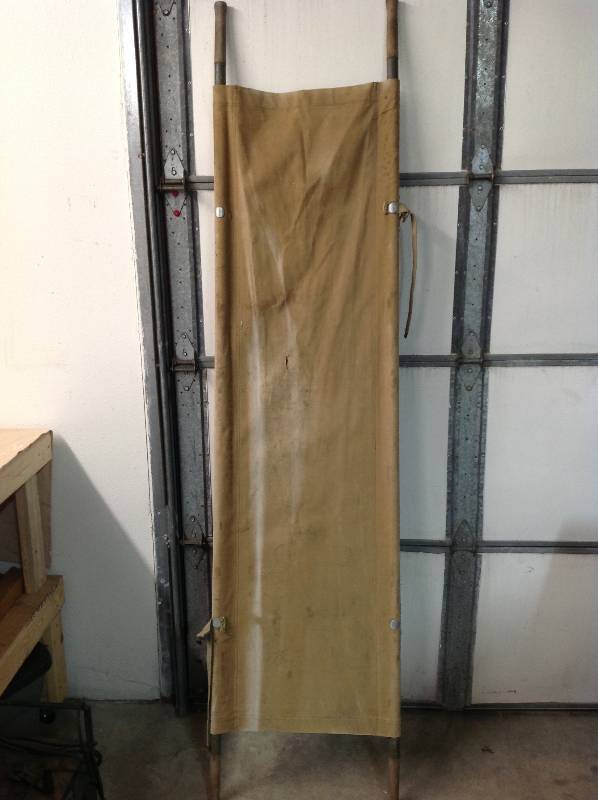 lot 1 image: Vintage Military Stretcher - Collapsible