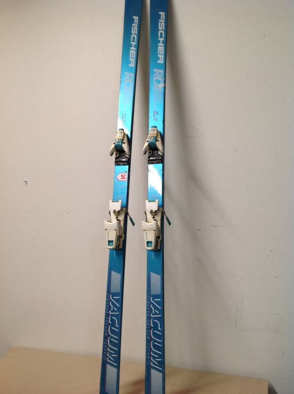 lot 13 image: Fisher Vacuum Technic Skis