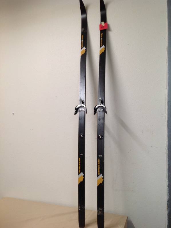 lot 18 image: Normark Skis