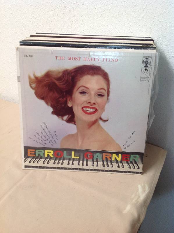 lot 31 image: 30 or more LPs of various artiest and genera