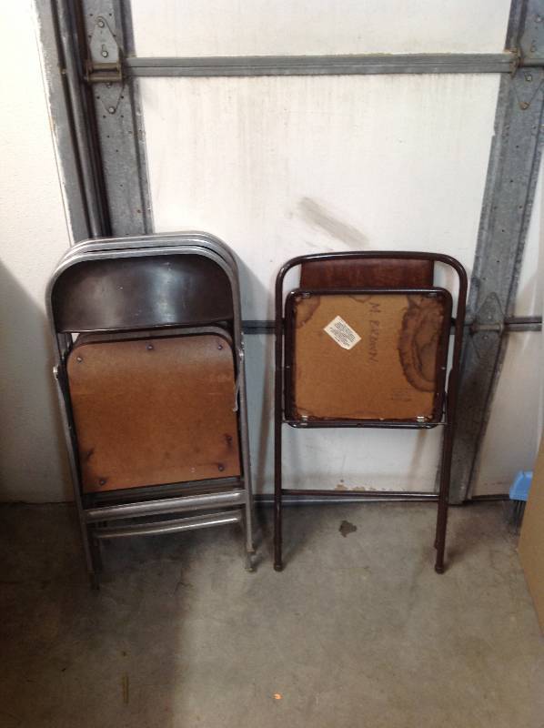 lot 40 image: Four Folding Chairs