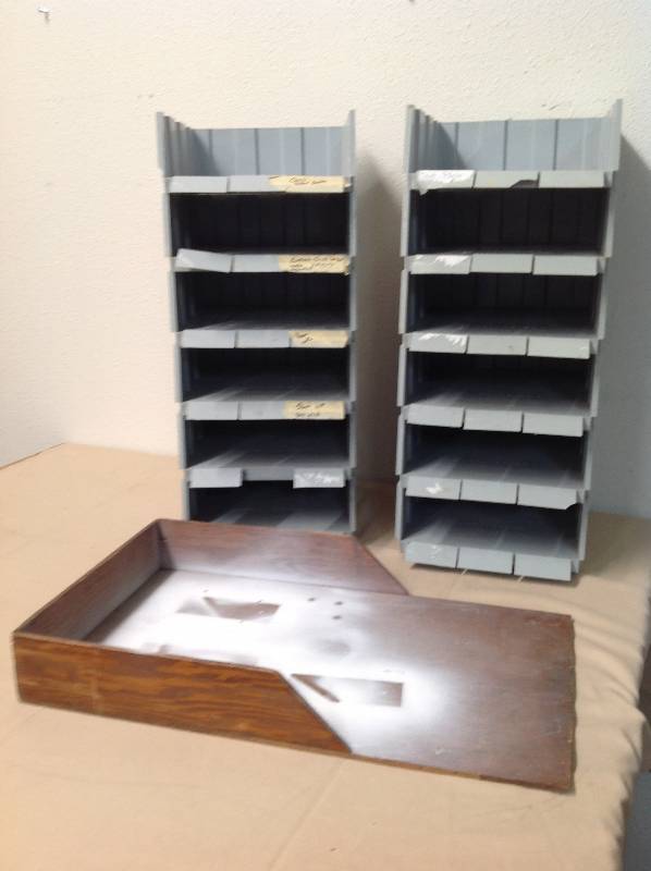 lot 50 image: Heavy Duty Trays and Wood Tray