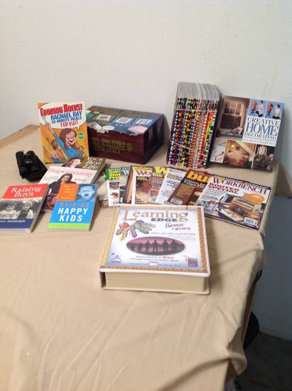 lot 81 image: Woodworking, Kid, and Home Decor BooksMagazines