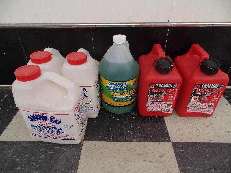 lot 30 image: Ice Melt, Windshield Washer Fluid & Gas Cans