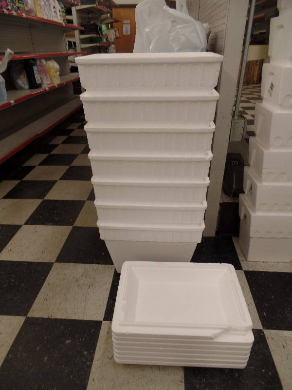 lot 32 image: 30 Quart Styrofoam Cooler w Lids