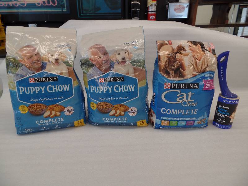 lot 74 image: Dog & Cat Food