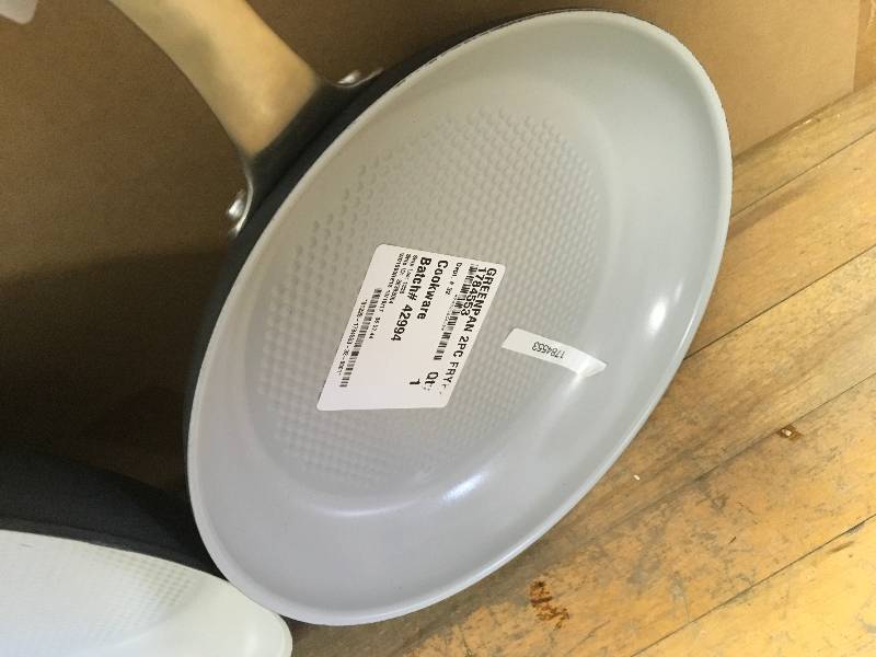 lot 26 image: 2 Non-Stick Fry Pans