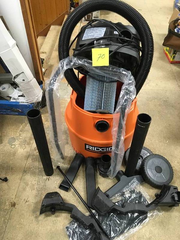 lot 70 image: Ridgid 16 Gallon WetDry Vac with Cart in working conditions