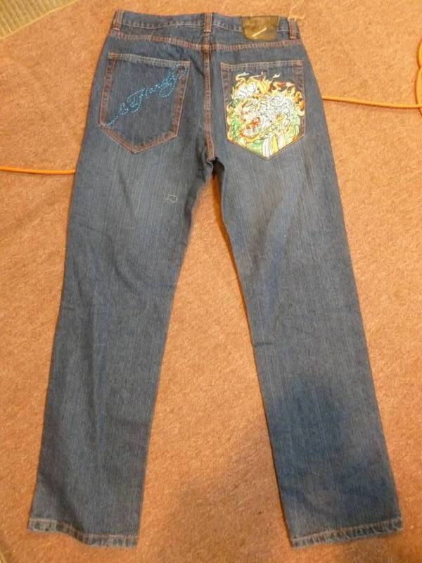 lot 22 image: New Mens Pants