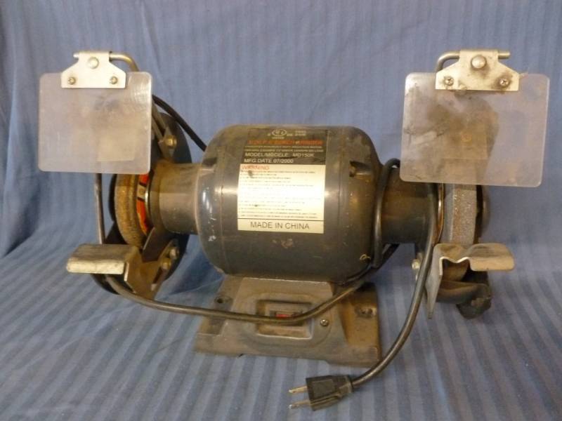 lot 52 image: Bench Grinder