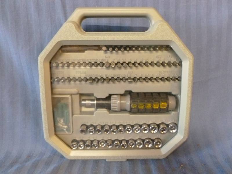 lot 65 image: Tool Set