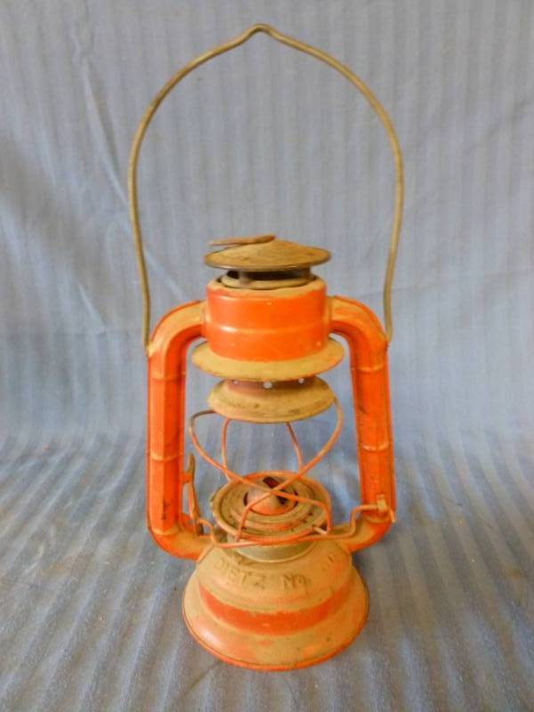lot 85 image: Vintage Dietz