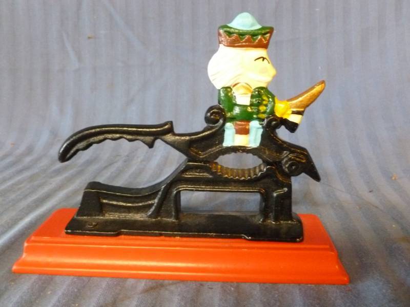 lot 132 image: Cast Iron Nut Cracker