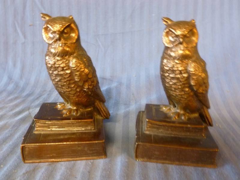 lot 133 image: Cast Metal Bookends