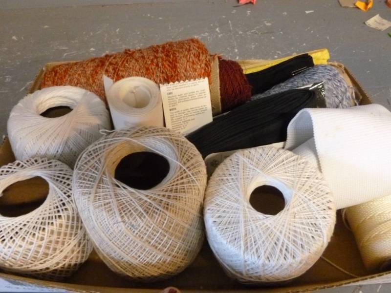 lot 153 image: Sewing Items