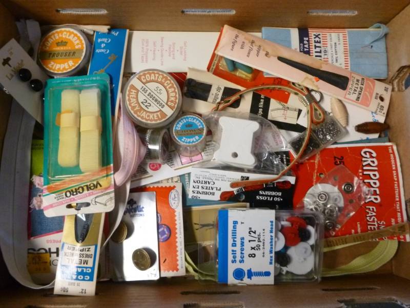 lot 157 image: Sewing Items