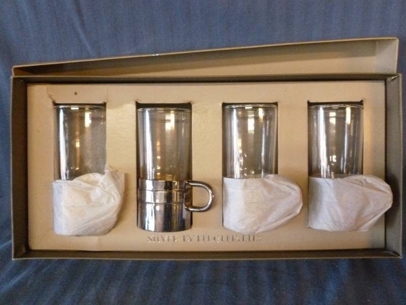lot 171 image: Glass Set