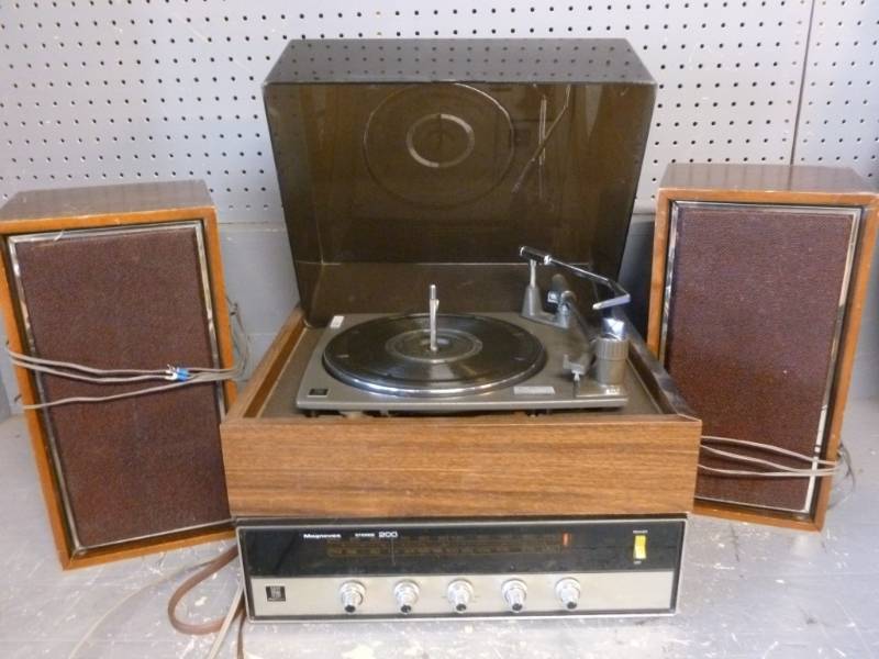 lot 177 image: Vintage Electronics