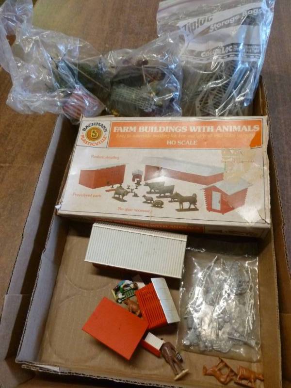 lot 197 image: Train Set Items