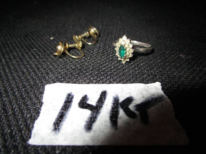 lot 36 image: 14 Kt Earrings and Green stone  Ring