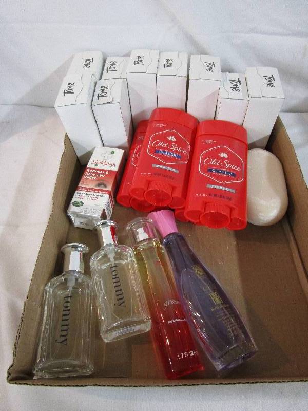 lot 42 image: Tommy Cologne and Various Soaps and Perfumes