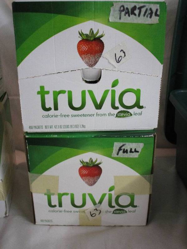 lot 58 image: Truvia 0ver 600 traveling packets