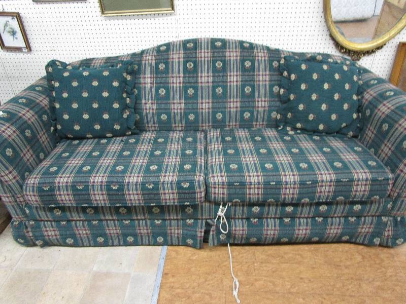 lot 83 image: Lazyboy Hide-a-bed Sofa