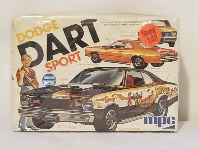 lot 6 image: MPC 1975 DODGE DART SPORT Model Kit