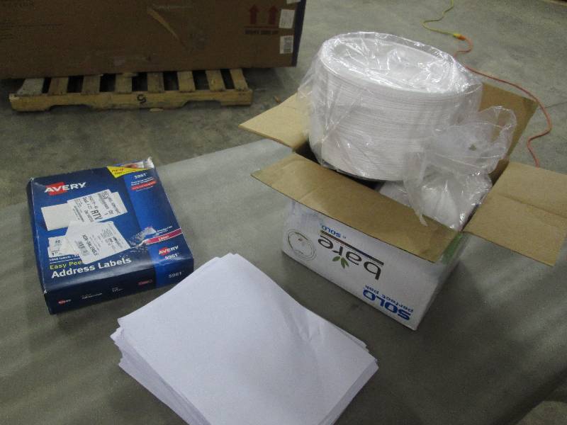 Box of 250 Solo Bare 8.5 inch paper...
