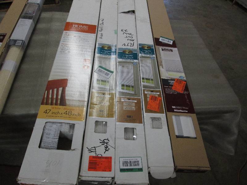 Lot of 5 Assorted Sized Blinds- see...