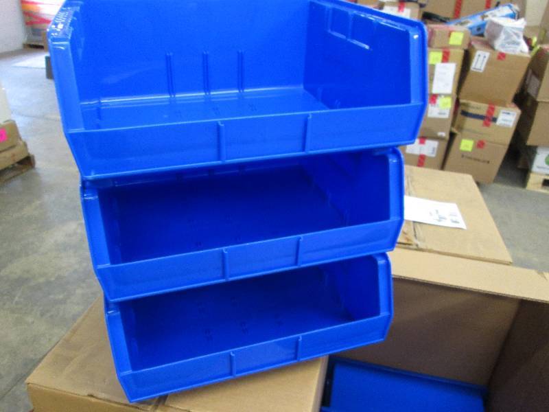 Akro-Mils AkroBin� Plastic Stackin...