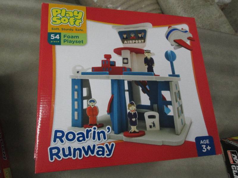 Lot of 4 Play Soft Roarin Runway P...
