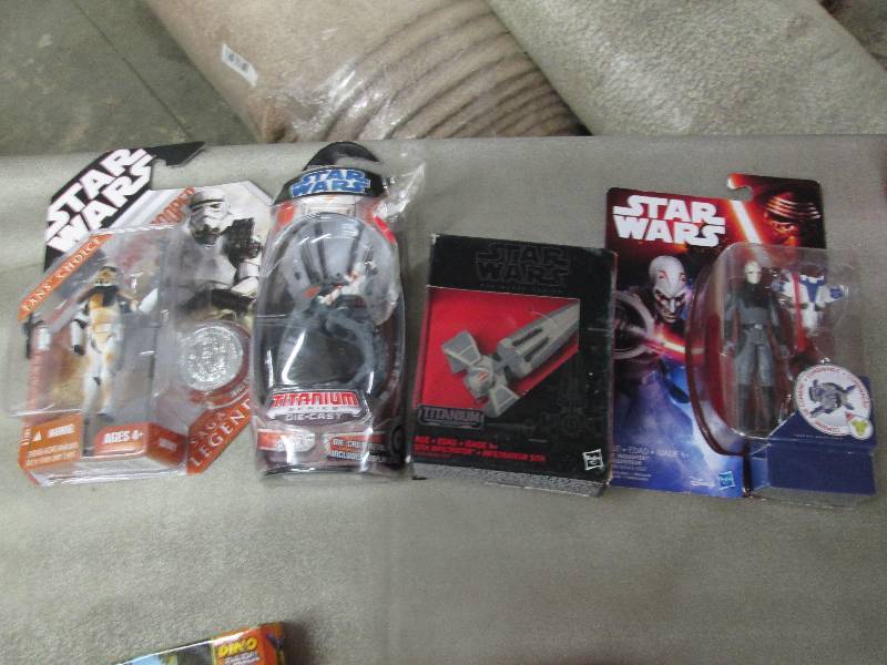 Lot of 4 Star Wars Toys...