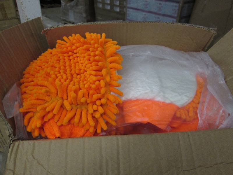 Case of 50 Orange Frizzy Car Wash M...