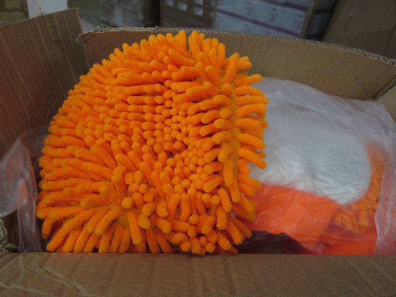 Case of 50 Orange Frizzy Car Wash M...