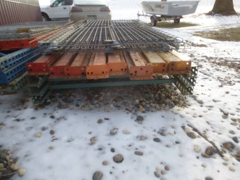 lot 9 image: Pallet Racking