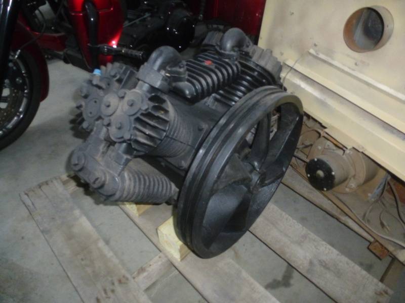 lot 6 image: Air Compressor Pump 10 Hp