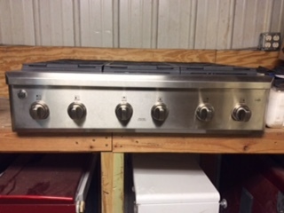 lot 17 image: GE Cafe Gas Cooktop