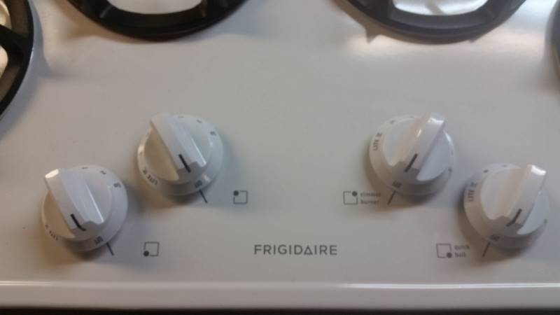 lot 21 image: Frigidaire White Gas Cooktop