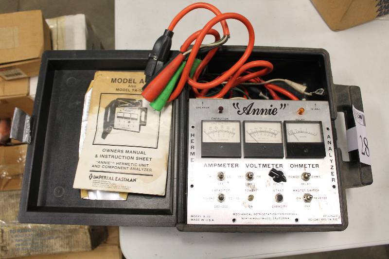 lot 28 image: Annie Hermetic Unit AmpmeterVoltmeterOhmeter and Component Analyzer