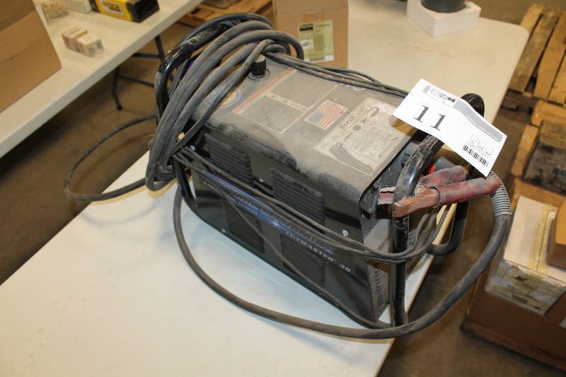 lot 11 image: Thermal Dynamics Cutmaster 38 Plasma Cutter