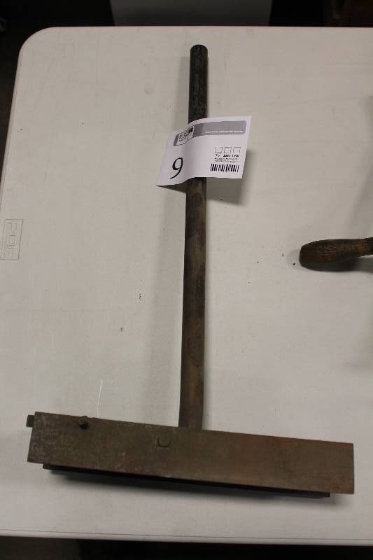 lot 9 image: Metal Press